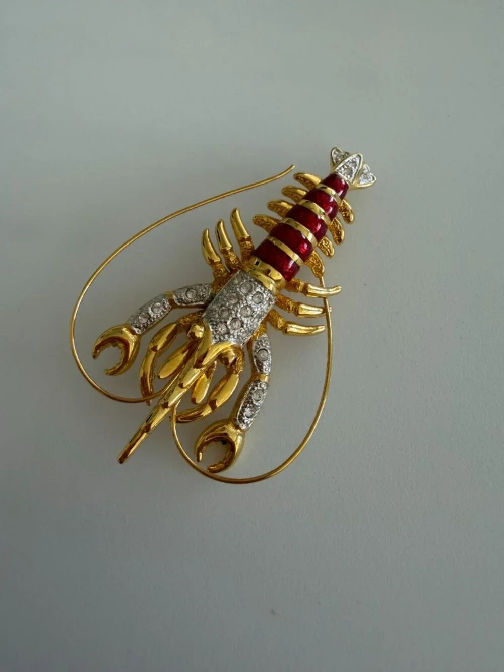 VINTAGE Gold Tone Rhinestone Lobster Pin Brooch